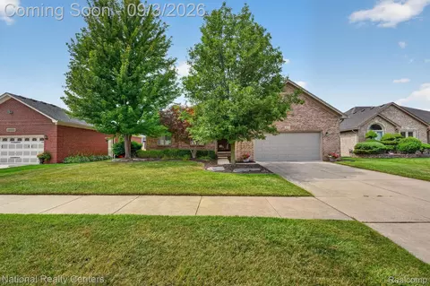 49719 Shenandoah Dr, Macomb, MI 48044