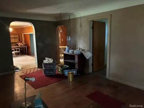 Entry Way - 215 10th St W, Flint, MI 48503 photo 2 of 7