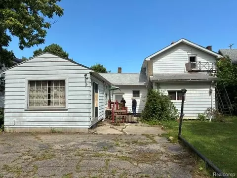 Exterior - 215 10th St W, Flint, MI 48503 photo 3 of 3