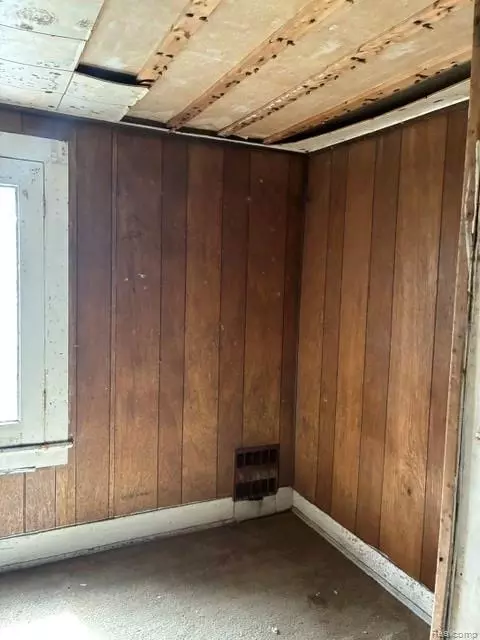Bedroom - 215 10th St W, Flint, MI 48503 photo 3 of 4
