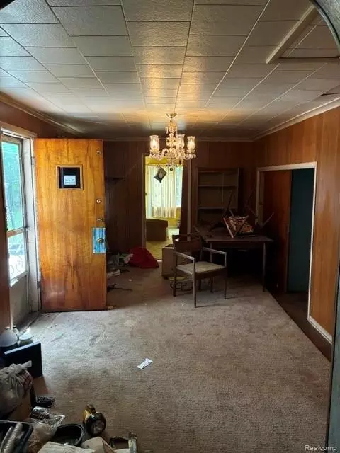 Entry Way - 215 10th St W, Flint, MI 48503 photo 3 of 7