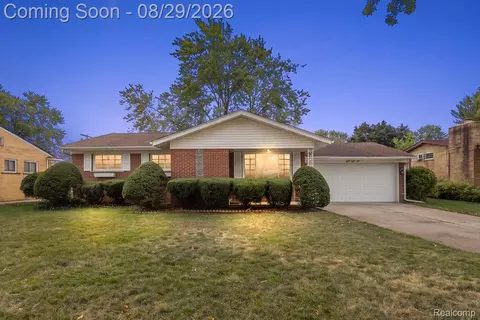 8860 Kidley Dr, Sterling Heights, MI 48314