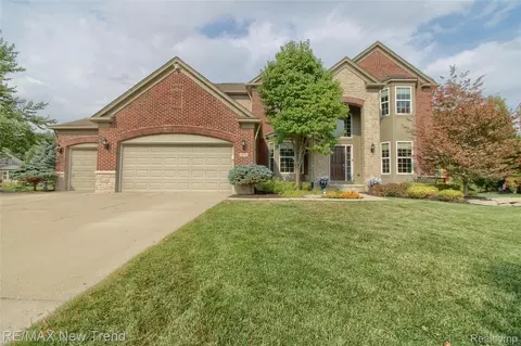 59318 Peters Barn Dr, Lyon, MI 48178