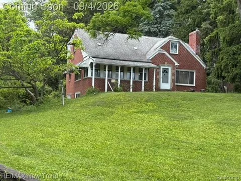 8715 N Wayne Rd, Westland, MI 48185