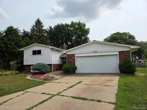 35706 Duke Dr, Sterling Heights, MI 48310