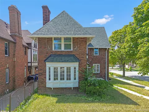 8951 La Salle Blvd, Detroit, MI 48206