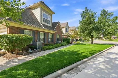 55415 Ambassador Ct, Shelby Township, MI 48316