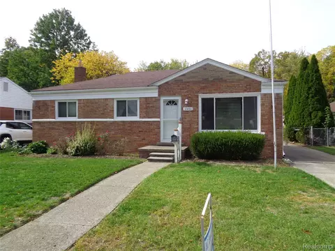 2460 Longmeadow Dr, Trenton, MI 48183