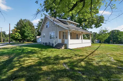 203 Center Rd, Grand Blanc, MI 48439