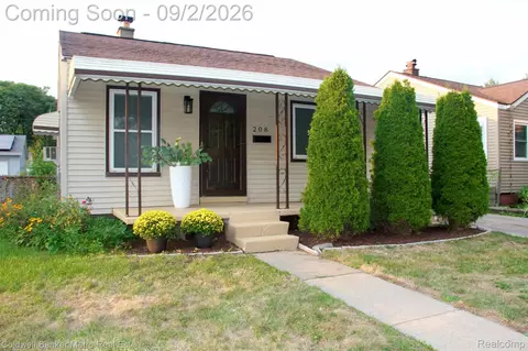 208 W Fairmount Ave, Pontiac, MI 48340