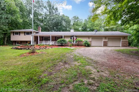 3747 Ray Rd, Addison, MI 48370