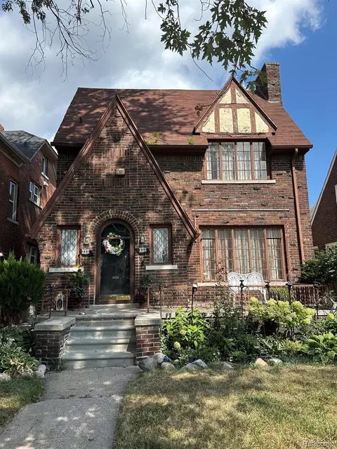 386 Piper Blvd, Detroit, MI 48215