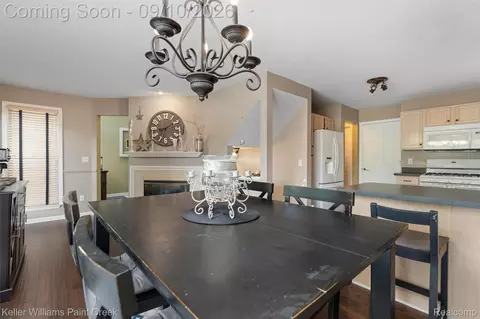 Dining - 2529 Pine Dr, Wixom, MI 48393 photo 2 of 4