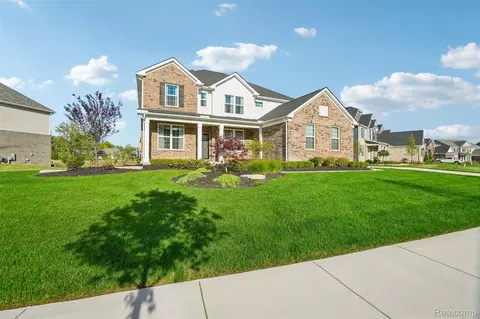 20942 Torbay Dr, Lyon, MI 48167