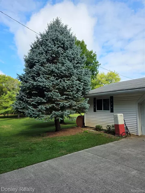 Exterior - 1611 Van Dyke Rd, Lamotte, MI 48426 photo 2 of 6
