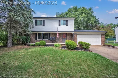 1081 Keble Ln, Oxford, MI 48371