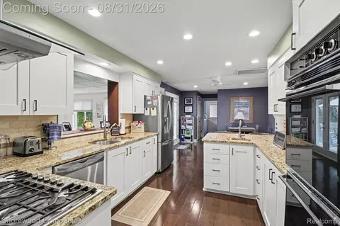 Kitchen - 3144 Upton Dr, Troy, MI 48084 photo 2 of 2