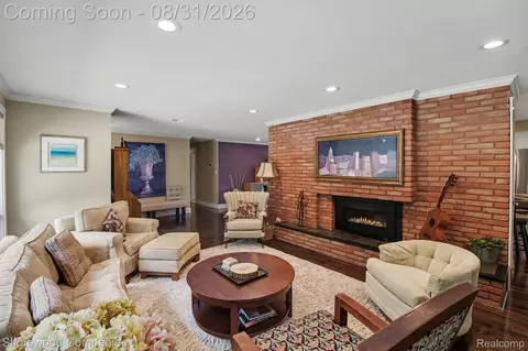 Living - 3144 Upton Dr, Troy, MI 48084 photo 2 of 2