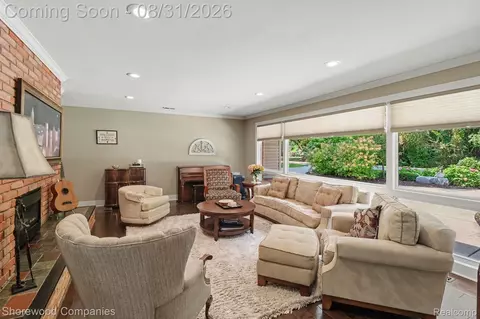 Living - 3144 Upton Dr, Troy, MI 48084 photo 1 of 2