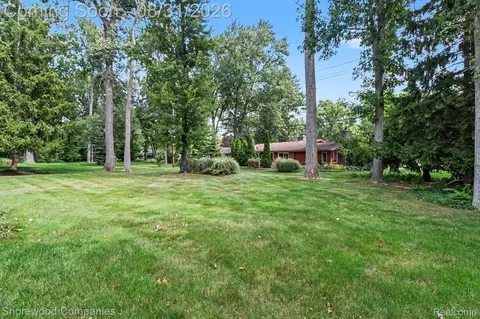 Exterior - 3144 Upton Dr, Troy, MI 48084 photo 2 of 2