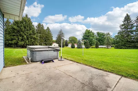 Exterior - 3981 S State Rd, Shiawassee, MI 48867 photo 4 of 4