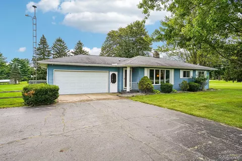 Exterior - 3981 S State Rd, Shiawassee, MI 48867 photo 2 of 4