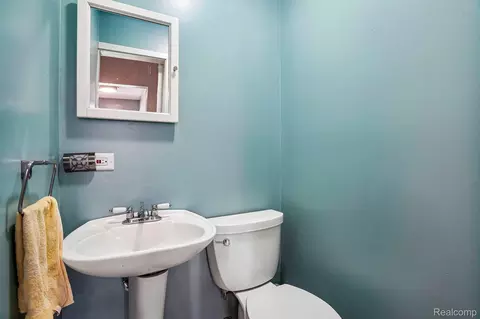 Bath - 3981 S State Rd, Shiawassee, MI 48867 photo 2 of 2
