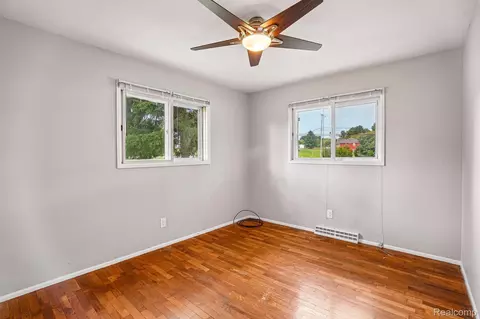 Bedroom - 3981 S State Rd, Shiawassee, MI 48867 photo 3 of 6
