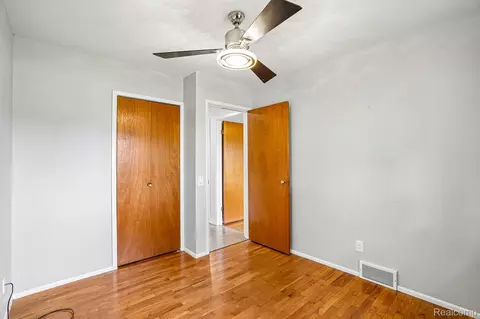 Bedroom - 3981 S State Rd, Shiawassee, MI 48867 photo 6 of 6