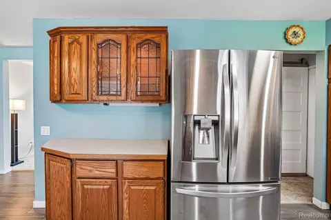 Kitchen - 3981 S State Rd, Shiawassee, MI 48867 photo 2 of 4