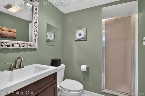 Bath - 2371 Red Maple Dr, Troy, MI 48098 photo 5 of 5