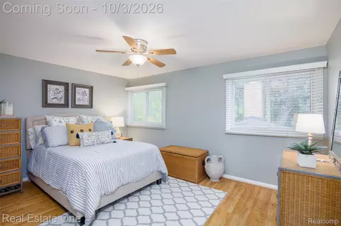 Bedroom - 2371 Red Maple Dr, Troy, MI 48098 photo 3 of 6