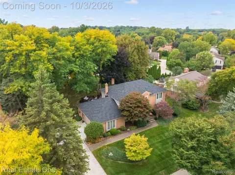 View/Area - 2371 Red Maple Dr, Troy, MI 48098 photo 3 of 4