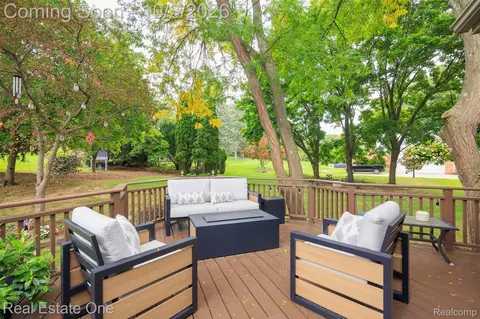 Exterior - 2371 Red Maple Dr, Troy, MI 48098 photo 5 of 7