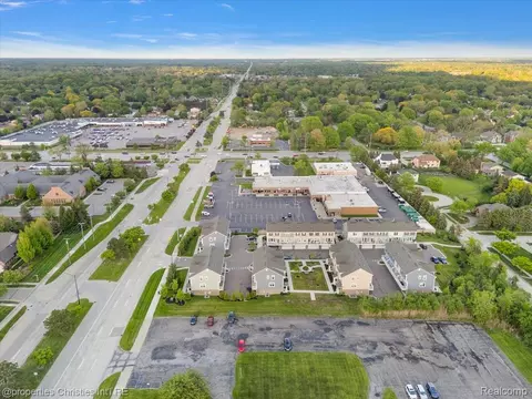 View/Area - 4953 Treeside Ln, Troy, MI 48098 photo 12 of 14