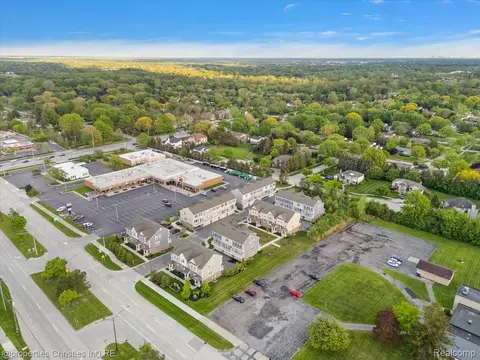 View/Area - 4953 Treeside Ln, Troy, MI 48098 photo 11 of 14