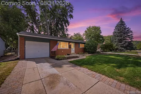 41231 Memphis Dr, Sterling Heights, MI 48313