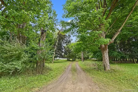 Exterior - 8145 Beardslee Rd, Bennington, MI 48867 photo 8 of 9