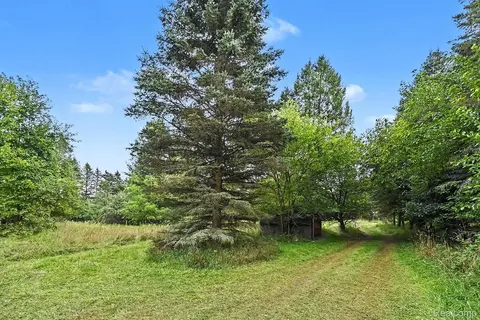 Exterior - 8145 Beardslee Rd, Bennington, MI 48867 photo 3 of 9