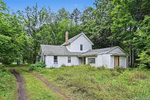 Exterior - 8145 Beardslee Rd, Bennington, MI 48867 photo 2 of 9