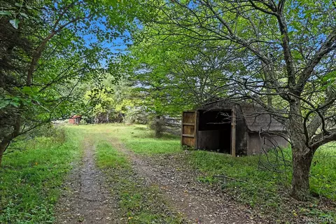 Exterior - 8145 Beardslee Rd, Bennington, MI 48867 photo 5 of 9