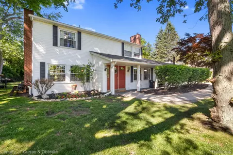 37480 Rhonswood Dr, Northville, MI 48167