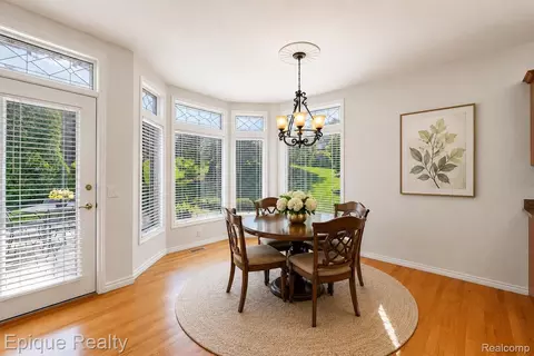 Dining - 5675 Golf Pointe Dr, Village Of Clarkston, MI 48348 photo 2 of 3