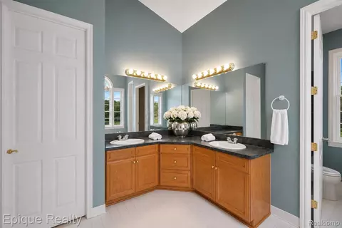 Bath - 5675 Golf Pointe Dr, Village Of Clarkston, MI 48348 photo 1 of 7