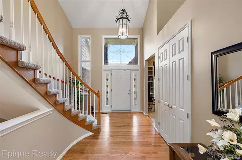 Entry Way - 5675 Golf Pointe Dr, Village Of Clarkston, MI 48348 photo 1 of 3