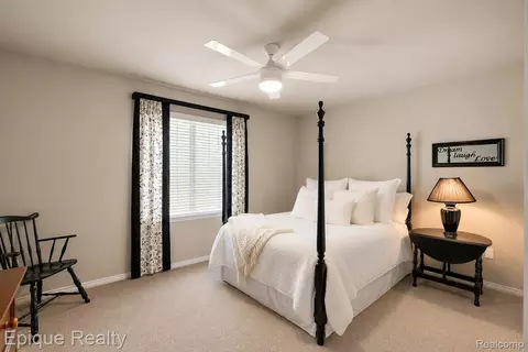 Bedroom - 5675 Golf Pointe Dr, Village Of Clarkston, MI 48348 photo 7 of 9