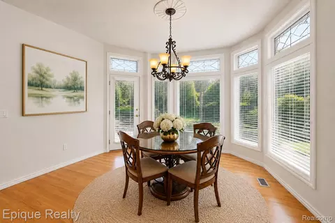 Dining - 5675 Golf Pointe Dr, Village Of Clarkston, MI 48348 photo 3 of 3
