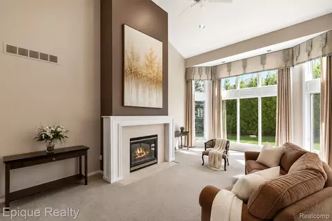 Living - 5675 Golf Pointe Dr, Village Of Clarkston, MI 48348 photo 1 of 3
