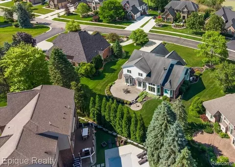 View/Area - 5675 Golf Pointe Dr, Village Of Clarkston, MI 48348 photo 2 of 3