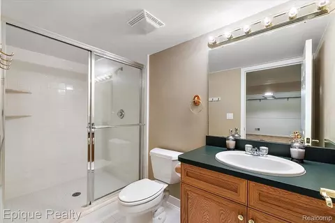 Bath - 5675 Golf Pointe Dr, Village Of Clarkston, MI 48348 photo 7 of 7